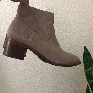 Steve Madden booties NWOT